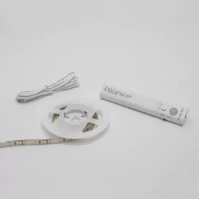 LED szalag mozgásérzékelővel, elemes